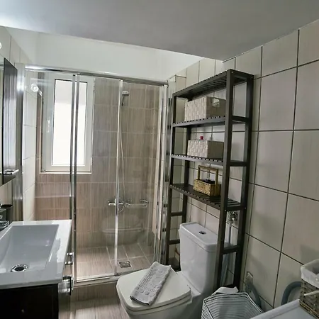 V&v & Elegant Apartment